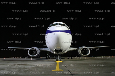 Gdansk, Rebiechowo. Nz. Boeing 737-382 linii Kaliningradavia
16.11.2007
fot....