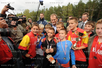 Garczyn kolo Koscierzyny. Otwarcie kolejnego boiska...