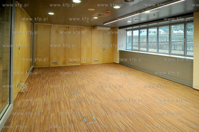 Trwaja prace wykonczeniowe Hali Sportowo - Widowiskowej...