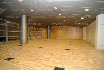 Trwaja prace wykonczeniowe Hali Sportowo - Widowiskowej...