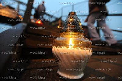 Przystanek Gdynia Stocznia. Obchody 38 rocznicy wydarzen...