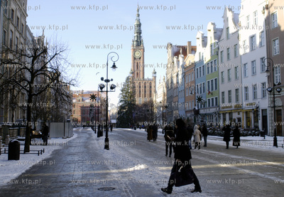Glowne Miasto w Gdansku - nz Dlugi Targ, w tle ratusz...