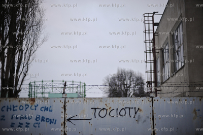 Zasniezone ulice Gdanska. Nz ogrodzenia przy wejsciu...