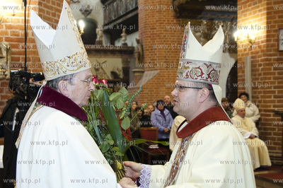 W Bazylice katedralnej w Pelplinie świecenia biskupie...