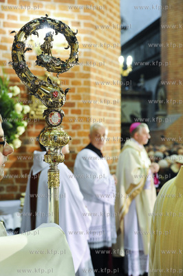 W uroczystooa Niepokalanego Poczecia NMP, w sobote...
