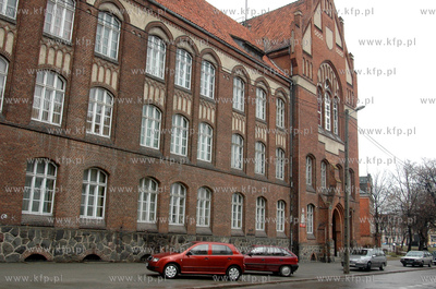 Budynek Liceum Ogolnoksztalcacego im. Wojciecha Ketrzynskiego...