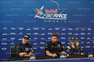 Gdynia - 4. przystanek Mistrzostw Swiata Red Bull Air...