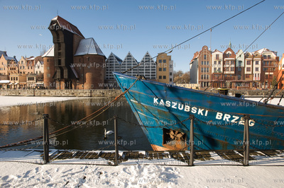 Zima w Gdansku. Widok na Motlawe, Dlugie Pobrzeze,...