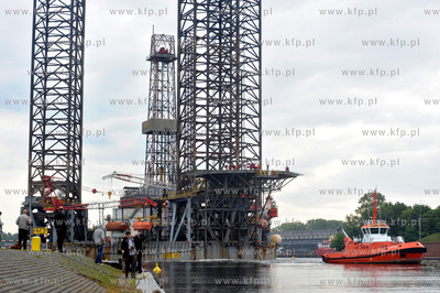 Do Stoczni Remontowej doholowano platforme wiertnicza...