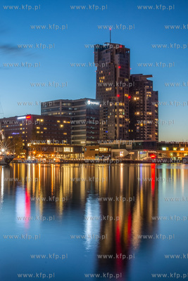 Gdynia, Basen Prezydencki, Sea Towers, hotel Mariott....