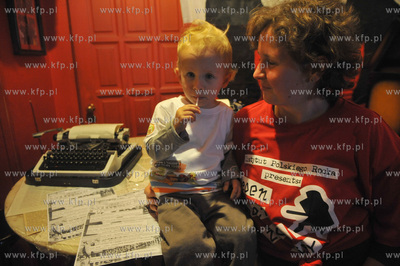 Gazeta Rock Cafe na ulicy Tkackiej w Gdansku. Jeden...