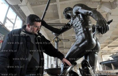 Ostatnie chwile Neptuna w Pracowni Konserwacji Zabytkow...