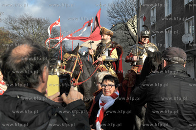 Dzien Niepodleglosci w Gdansku. Barwna parada przeszla...