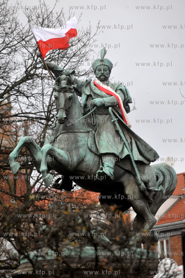 Dzien Niepodleglosci w Gdansku. Barwna parada przeszla...