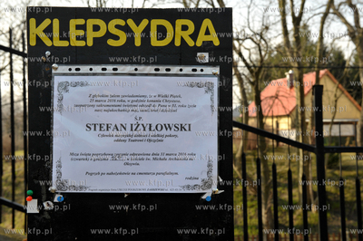 Gdynia Oksywie Klepsydra na bramie wejsciowej na cemntzra...