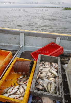 Zalew Wislany. Rybacy z Katow Rybackich Henryk Derkowski...