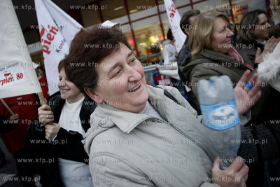 Gdynia. Wolny Zwiazek Zawodowy Sierpien 80 i OPZZ 
pod...