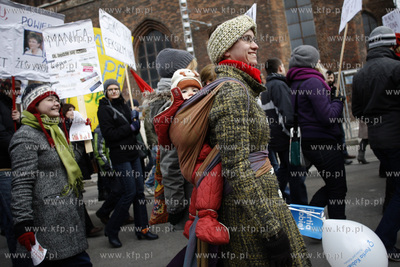 Około 150 osob uczestniczylo w gdanskiej Manifie....