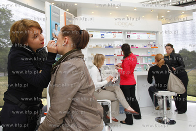 Namiot firmy Loreal na 36 Festiwalu Filmow Fabularnych...