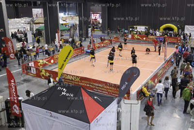 Amber Expo. Gdanskie Targi Turystyczne. Nz. boisko...