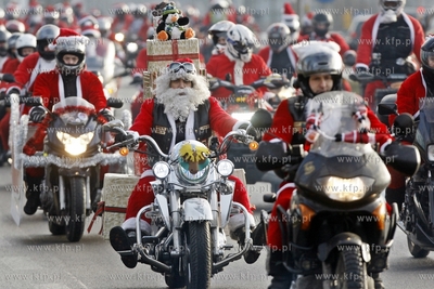 Gdansk. Ul.Marynarki Polskiej. XII edycja parady Mikolaje...