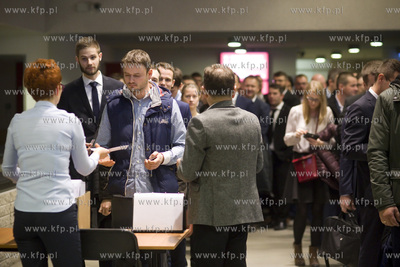 Hala Widowiskowo Sportowa Ergo Arena. Egzamin pisemny...