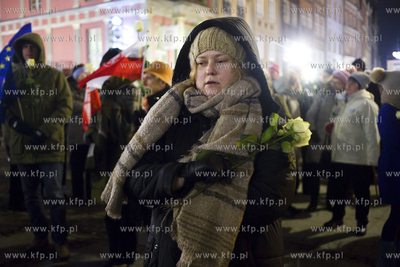 Solidarność Białych Róż pod Fontanną Neptuna...