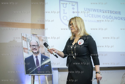 Uroczystość nadania Uniwersyteckiemu Liceum Ogólnokształcącemu...