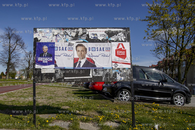 Tczew. Reklamy wyborcze kandydatów na prezydenta RP,...