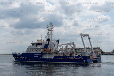 Gdynia. Port Dalmor.  Statek naukowo-badawczy Wydziału...