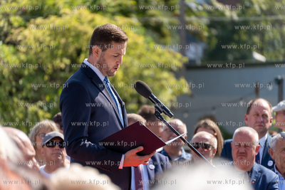 Gdańsk. Plac Solidarności. Symboliczne otwarcie bramy...
