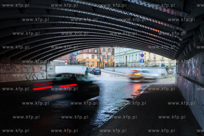 Gdańsk Wrzeszcz, Wiadukt kolejowy w pobliżu skrzyżowania...