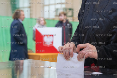 Wybory parlamentarne 2023.Komisja wyborcza nr 18 w...