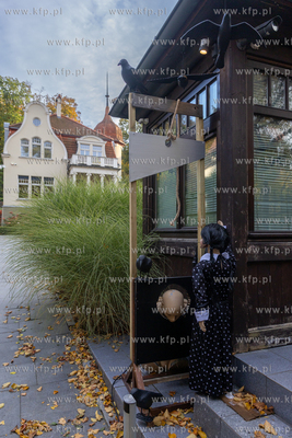 Gdańsk Wrzeszcz, ul. Jaśkowa Dolina. Nz. Halloweenowe...