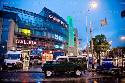 Gdansk Wrzeszcz. Ewakuacja Centrum Hadlowego Galeria...