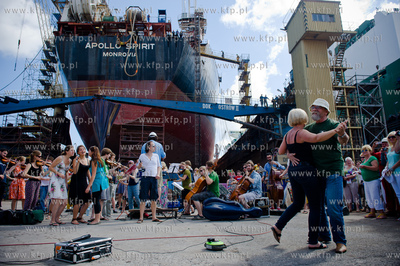 Gdansk. Stocznia Remontowa. Obudz Polske, niecodzienny...