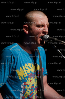 Gdansk. Klub Plama. Koncert Bajzel Supersam. Czlowiek...