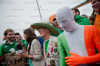 Gdansk Arena. Kibice wchodza na mecz mistrzostw Europy...