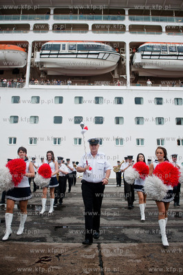 Port w Gdyni. Nabrzeze Francuskie. Wizyta plywajacego...