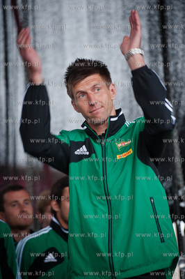 Gdansk. Scena na Targu Weglowym. Prezentacja druzyny...