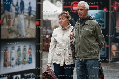 Gdansk. Dlugi Targ. Otwarcie wystawy pt REACT FOR WORLD...