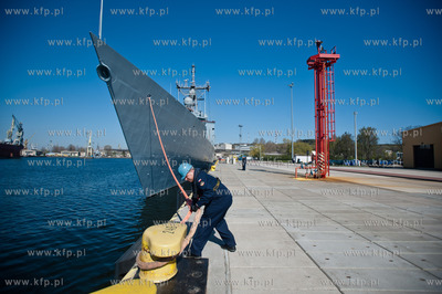 Gdynia. Oksywie. Port Marynarki Wojennej. Fregata rakietowa...