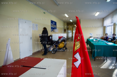 Gdansk. Obwodowa Komisja ds. Wyborow do Rady Dzielnicy...