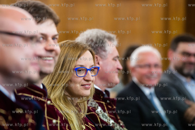 Gdansk. Oliwa. V Liceum Ogolnoksztalcace. Sesja Rady...