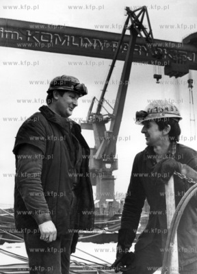 Stoczniowcy w Stoczni Gdynskiej im. Komuny Paryskiej....