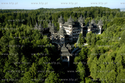 Budowa prywatnego zamku w Lapalicach na Kaszubach....