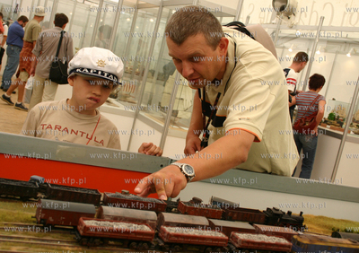 "Swiat Modelarstwa - targi, wystawa, gielda" to jedna...