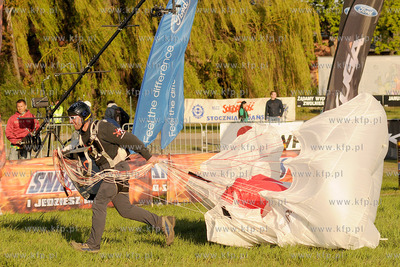 Mlode Miasto w Gdansku. Zawody Diverse Crane Boogie...