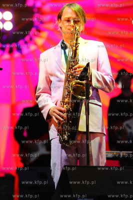 CudaWianki czyli Lato zaczyna sie w Gdyni. Nz. Jimi...