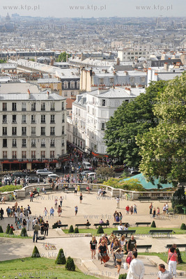 Montmartre - historyczna dzielnica Paryza polozona...